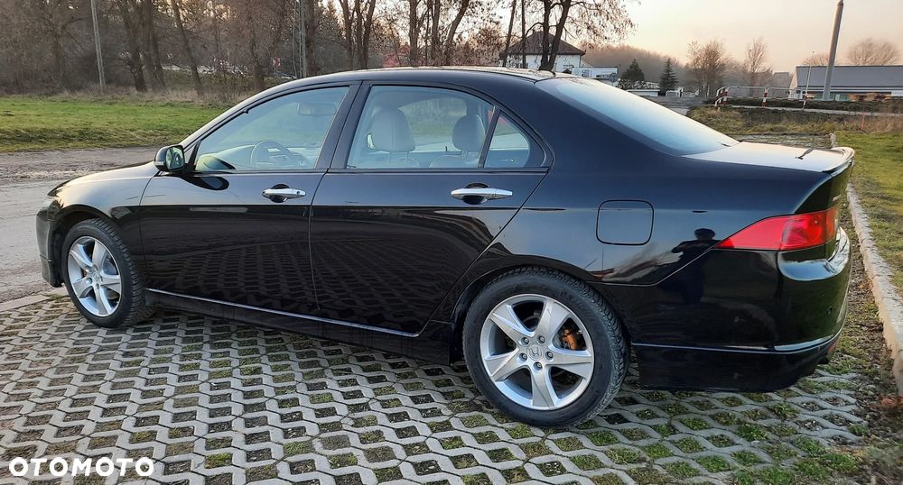 Honda Accord 2.0 Executive - 21