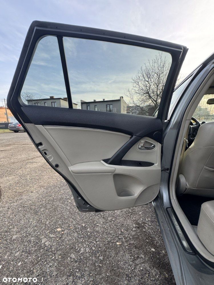 Toyota Avensis 2.0 Sol plus EU5 MS - 17