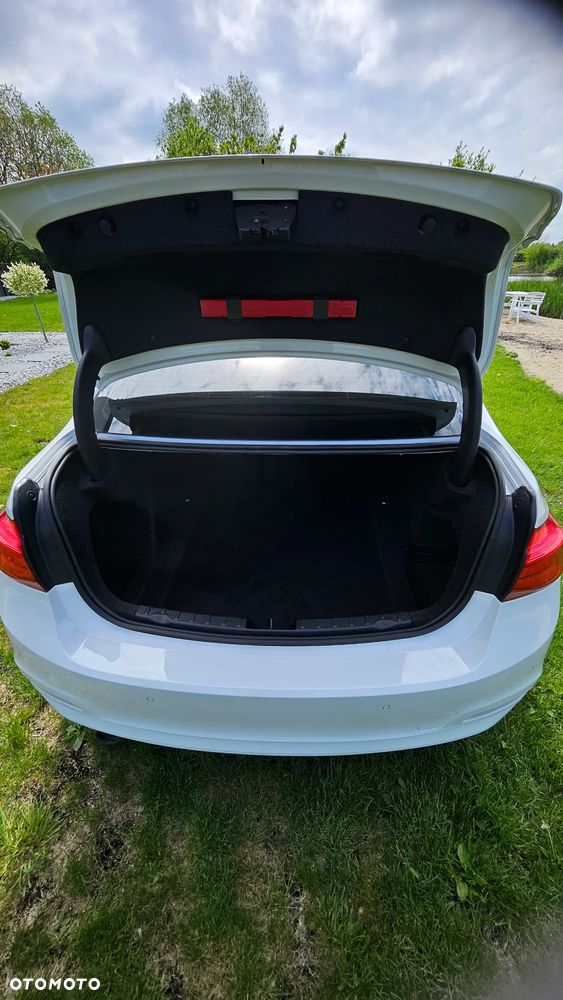 BMW Seria 3 318i - 5