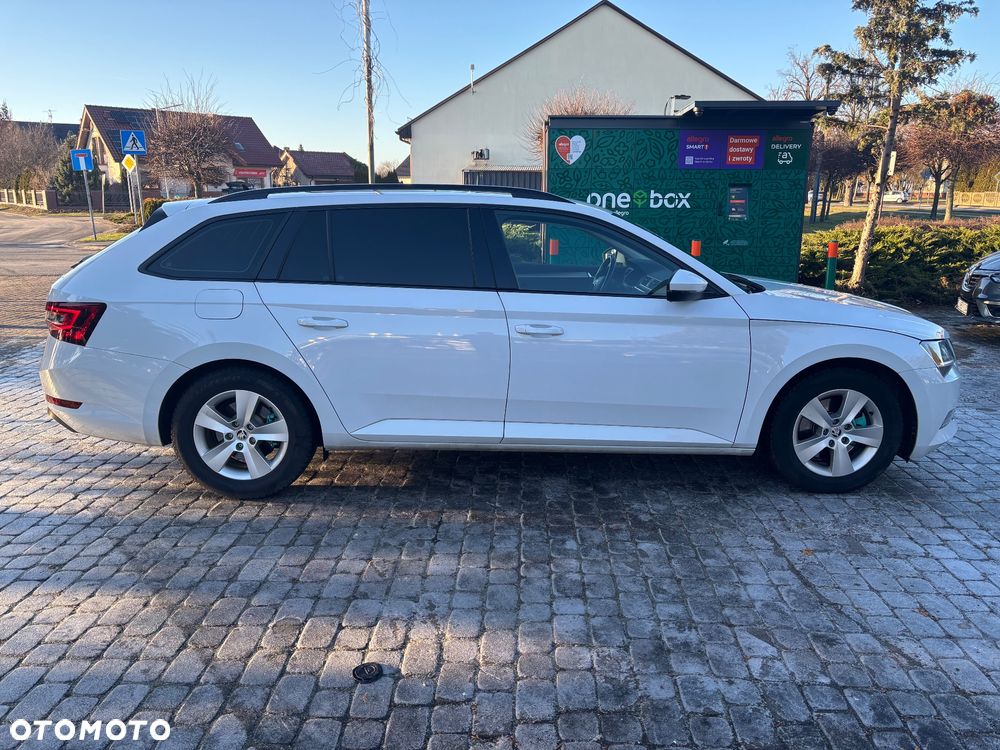 Skoda Superb 2.0 TDI DSG Style - 9