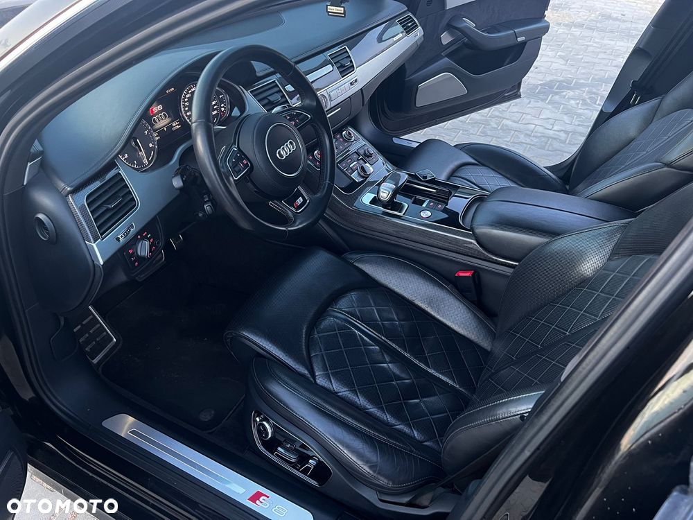 Audi S8 - 16