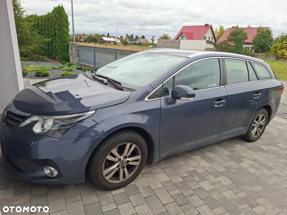 Toyota Avensis - 2