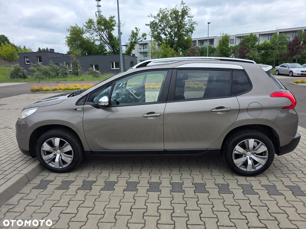 Peugeot 2008 1.2 Pure Tech Style EU6 - 8