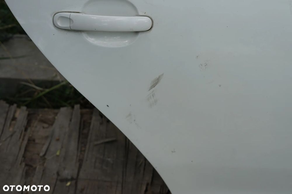 Drzwi tył tylne prawe Volkswagen Golf V Kombi LB9A - 4