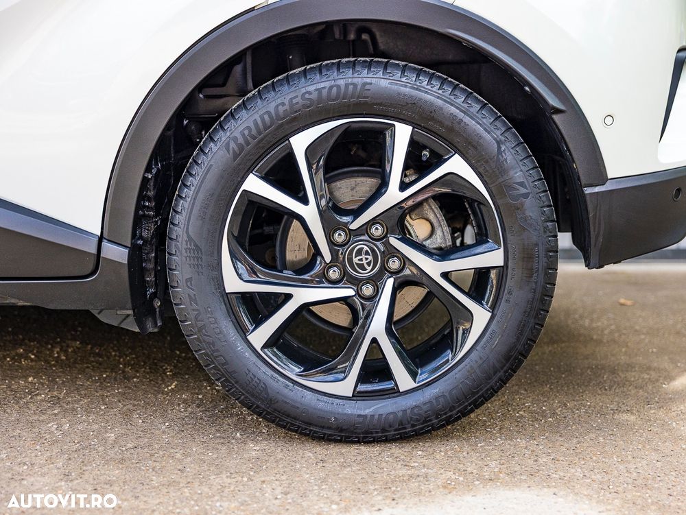 Toyota C-HR 1.8 HSD 4x2 CVT C-ult - 17