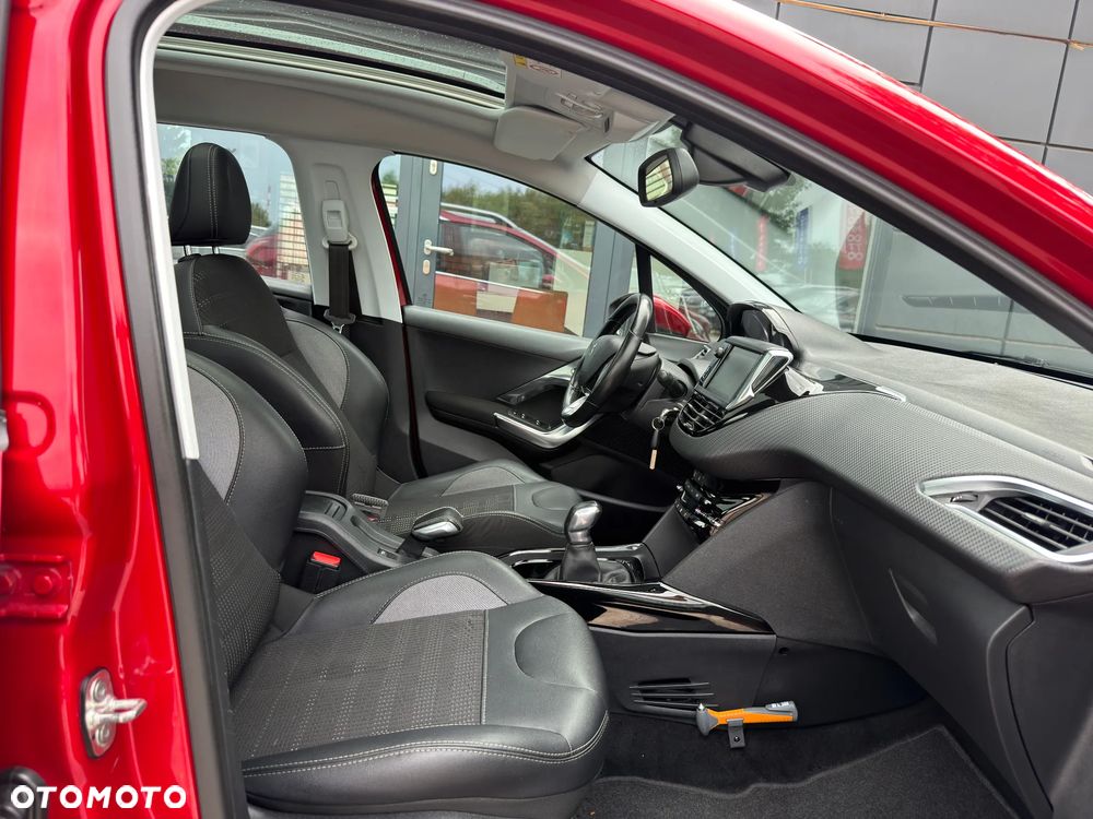 Peugeot 2008 1.2 Pure Tech GPF Allure S&S - 28