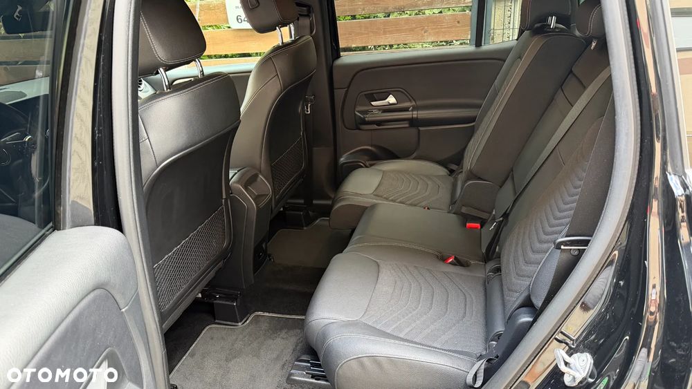 Mercedes-Benz GLB - 22