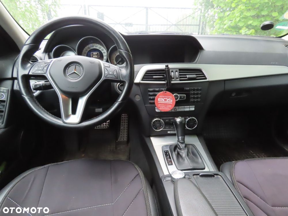 Mercedes-Benz Klasa C 350 CDI DPF (BlueEFFICIENCY) 7G-TRONIC Avantgarde - 10