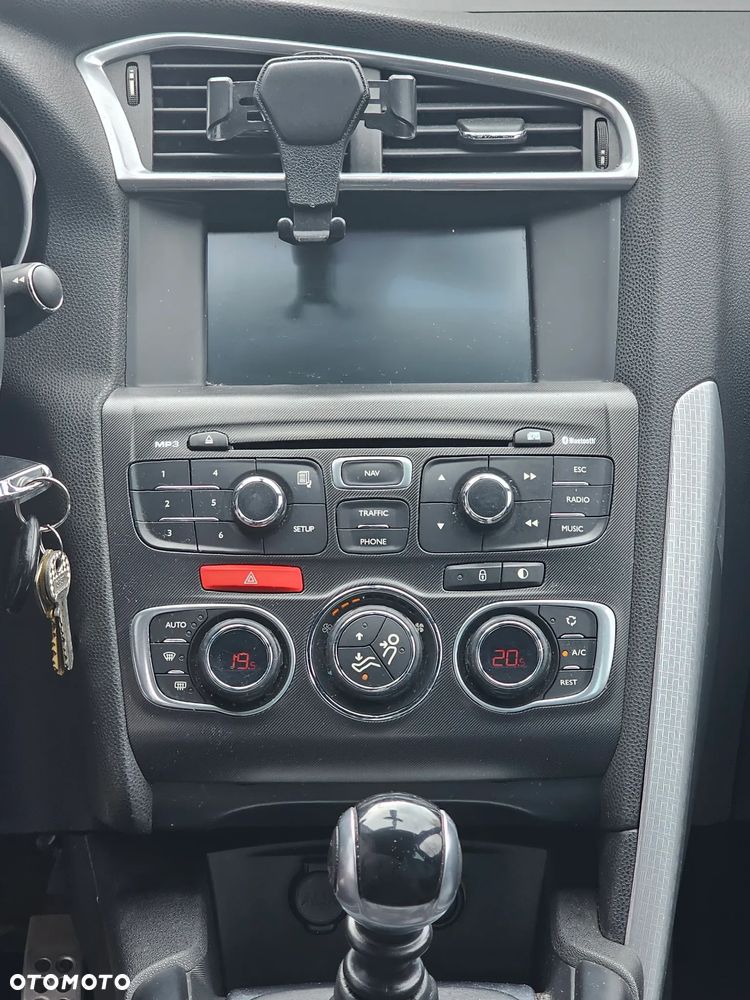 Citroën DS4 HDi 165 SoChic - 5