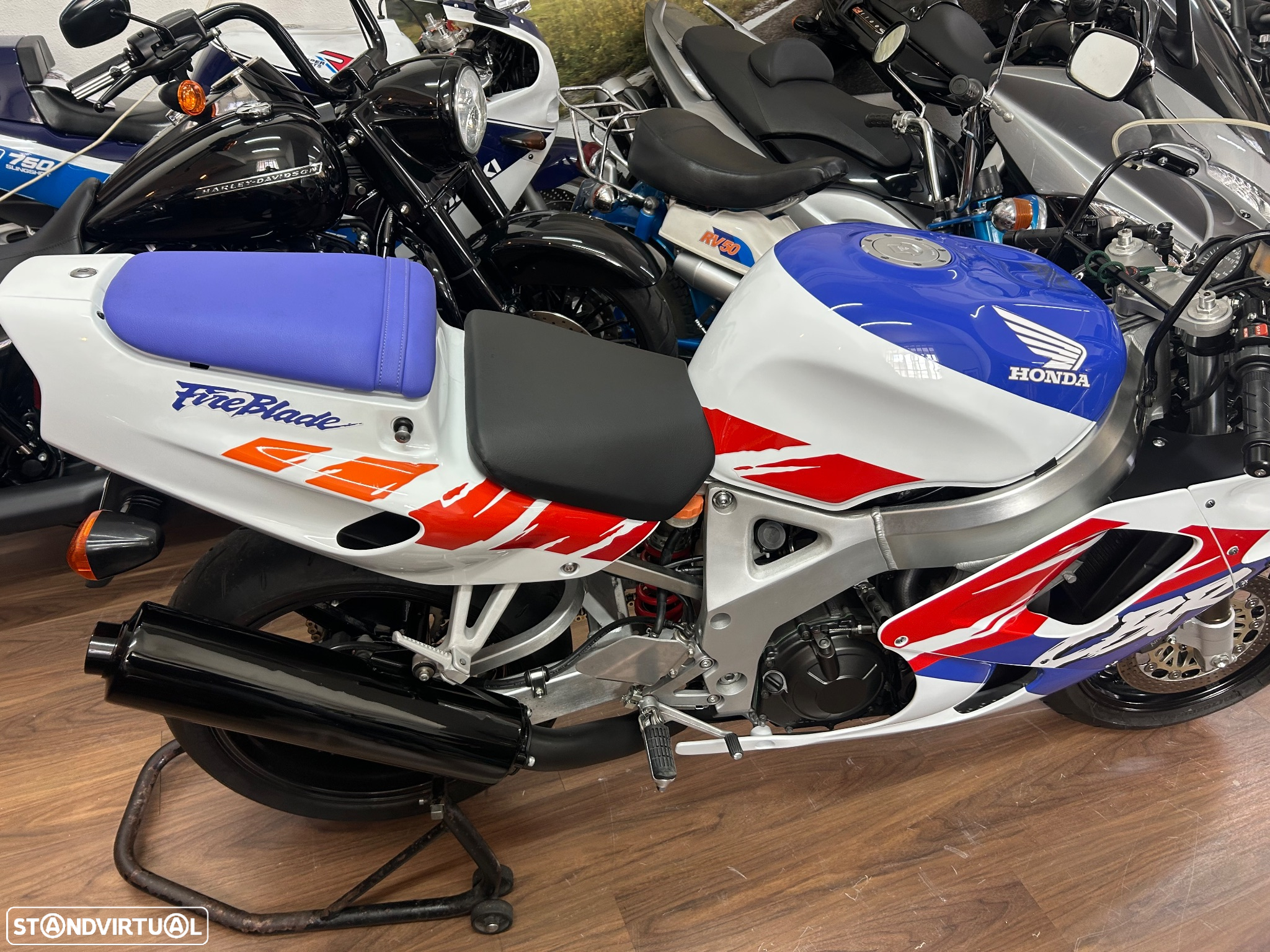 Honda CBR 900 RR Sc28 - 29