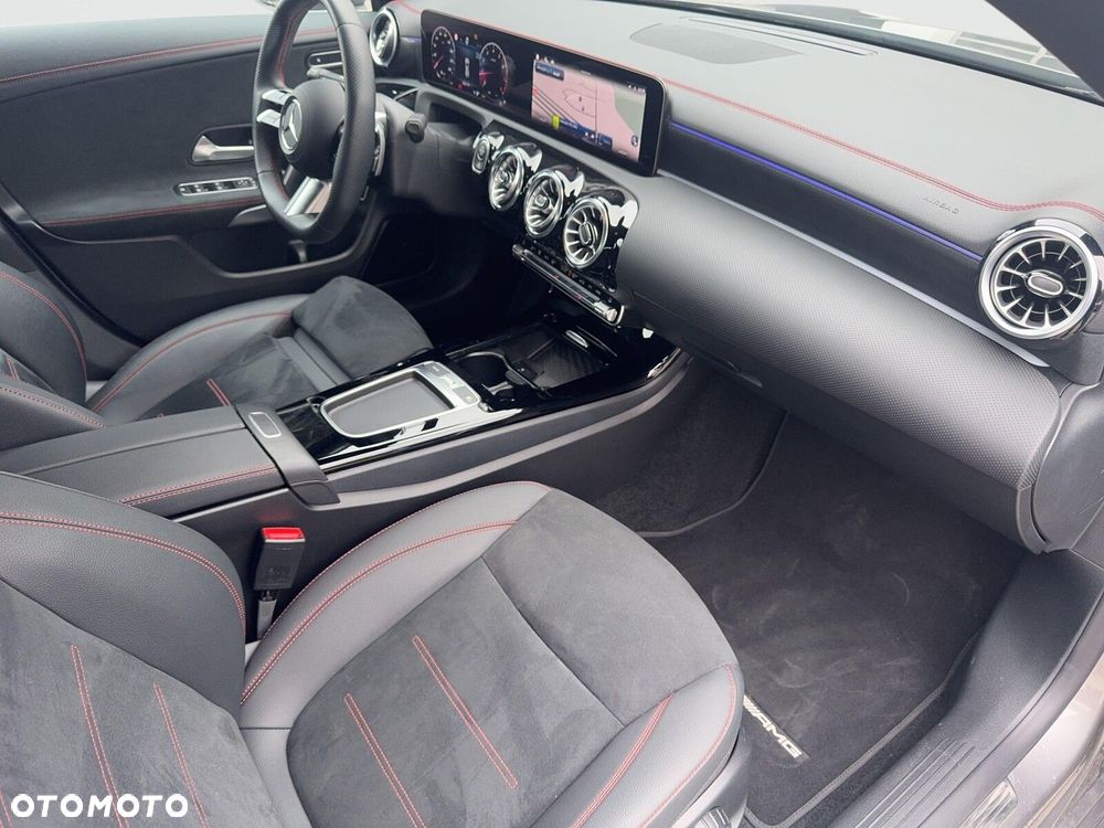 Mercedes-Benz CLA 200 mHEV AMG Line 7G-DCT - 22