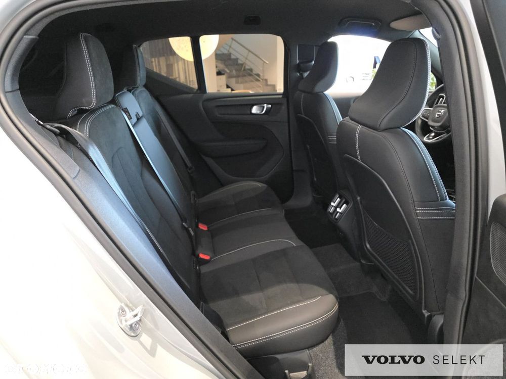 Volvo XC 40 - 22
