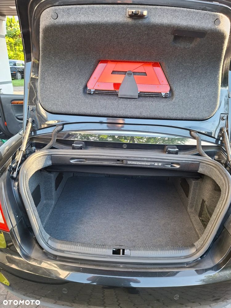 Audi A4 Cabrio 2.5 TDI - 17