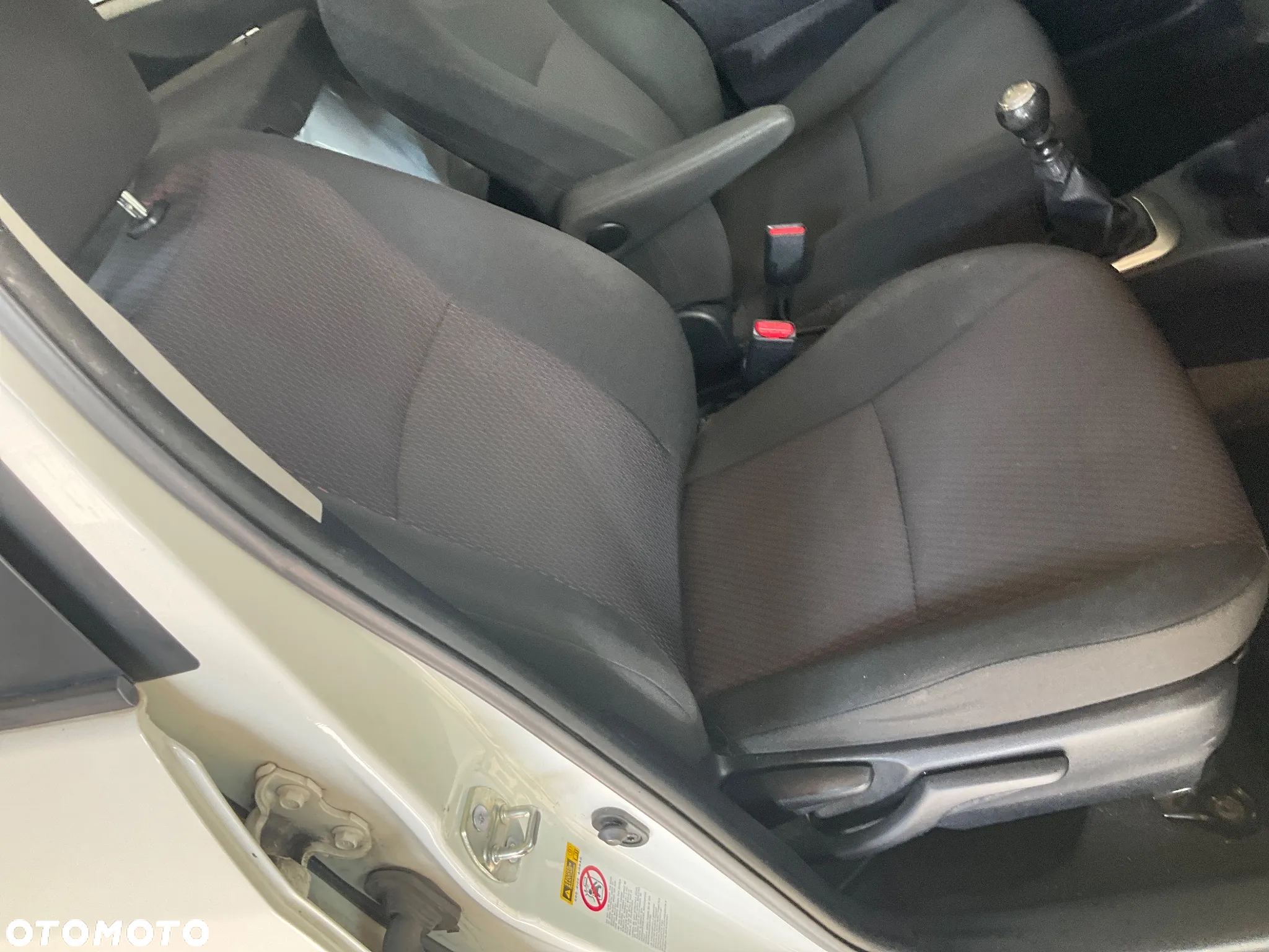 Toyota Yaris 1.33 Business Edition - 19