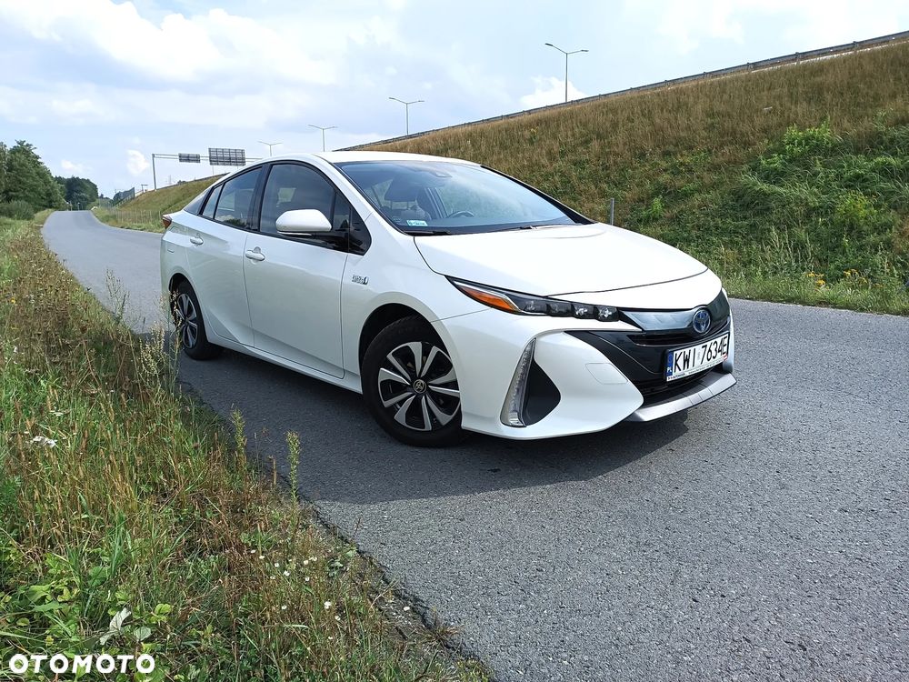 Toyota Prius - 4