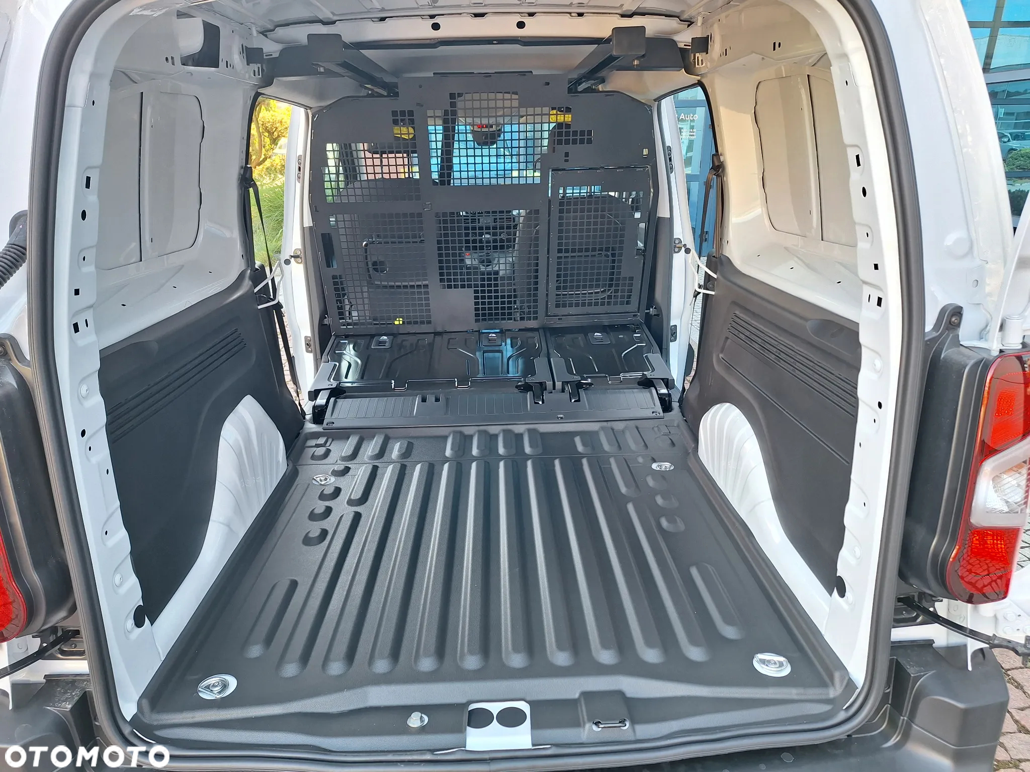 Peugeot Partner Furgon 5-miejscowy BlueHDi 100 KM S&S M6 - 13