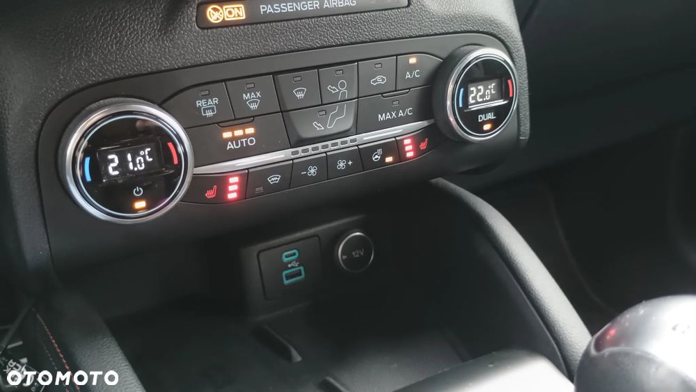 Ford Kuga 2.0 EcoBlue Hybrid ST-LINE X - 26