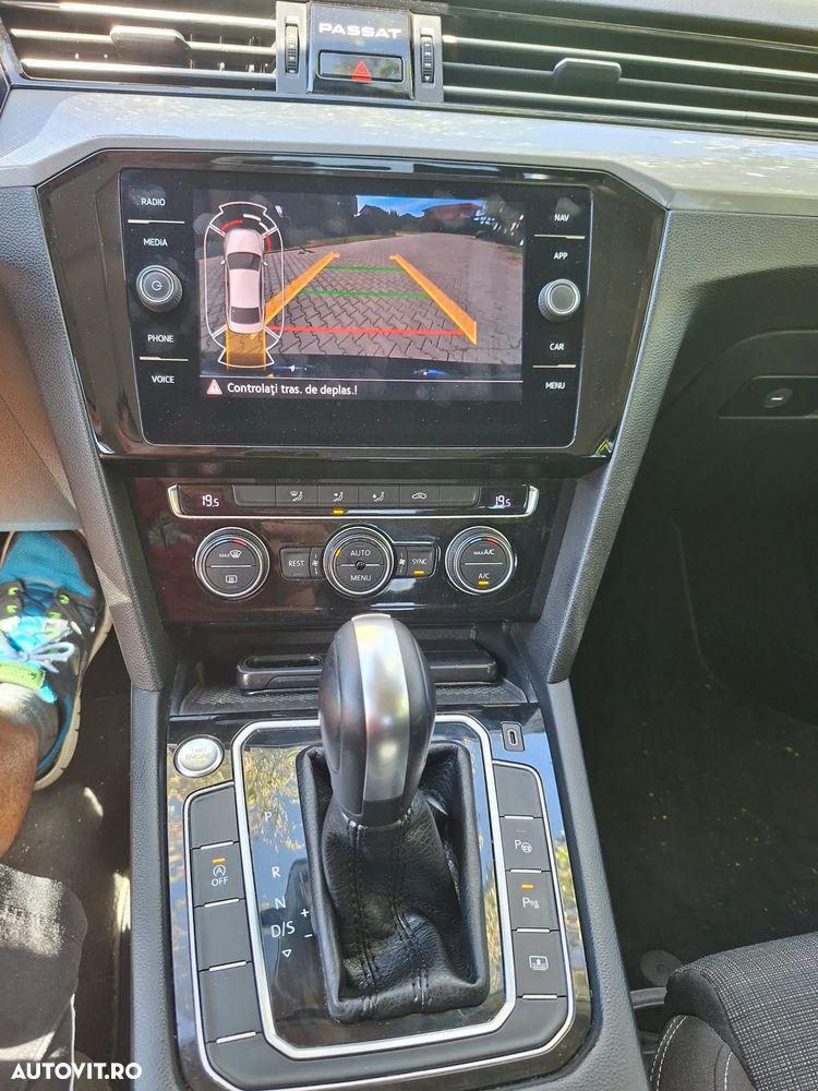 Volkswagen Passat 1.6 TDI SCR DSG Trendline - 9