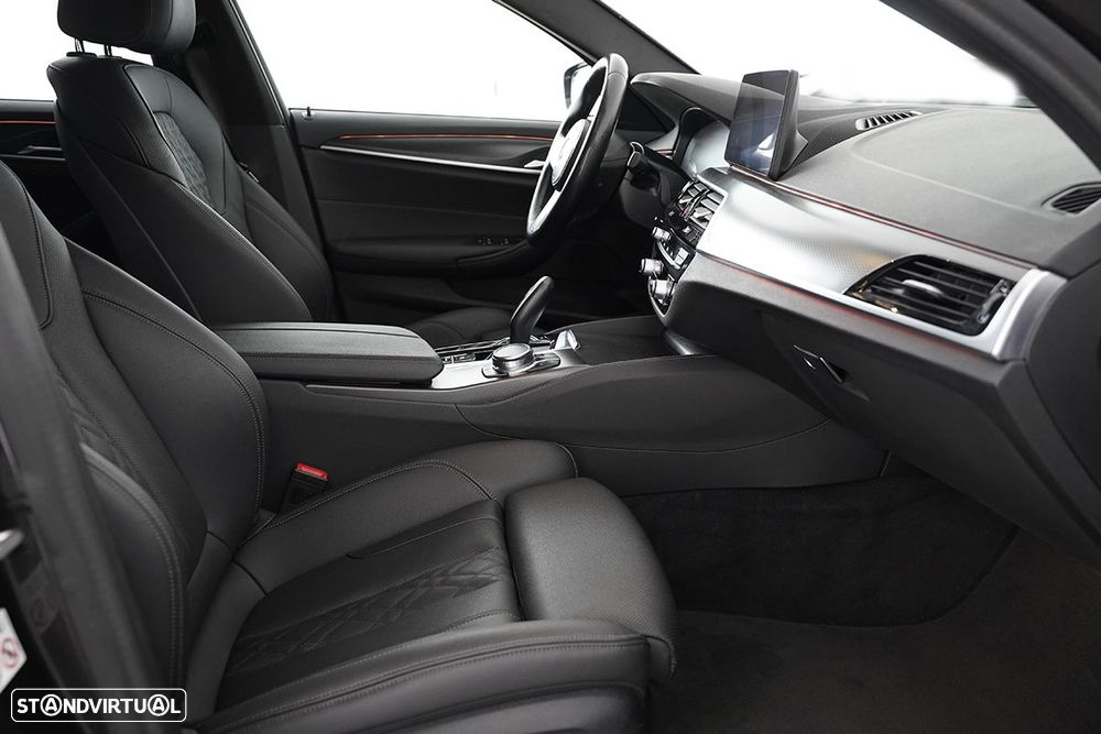BMW 520 d Pack Desportivo M Auto - 22