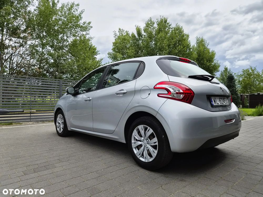 Peugeot 208 - 3