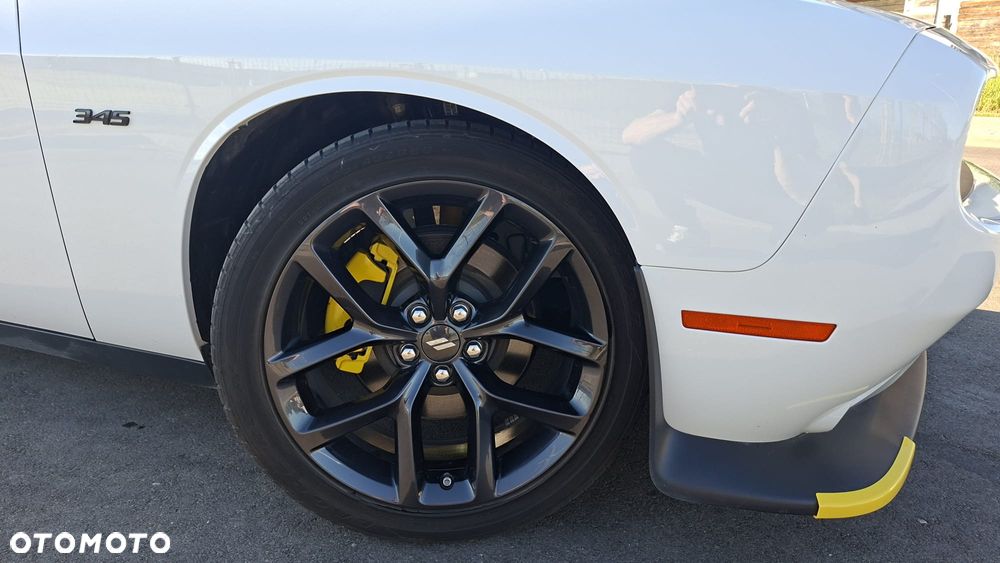 Dodge Challenger 5.7 R/T - 8