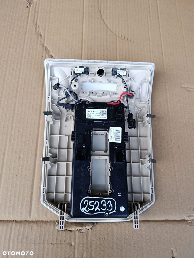 VW TOUAREG III 3 LAMPKA LAMPA PODSUFITKI 5Q0951172 760947105N - 2