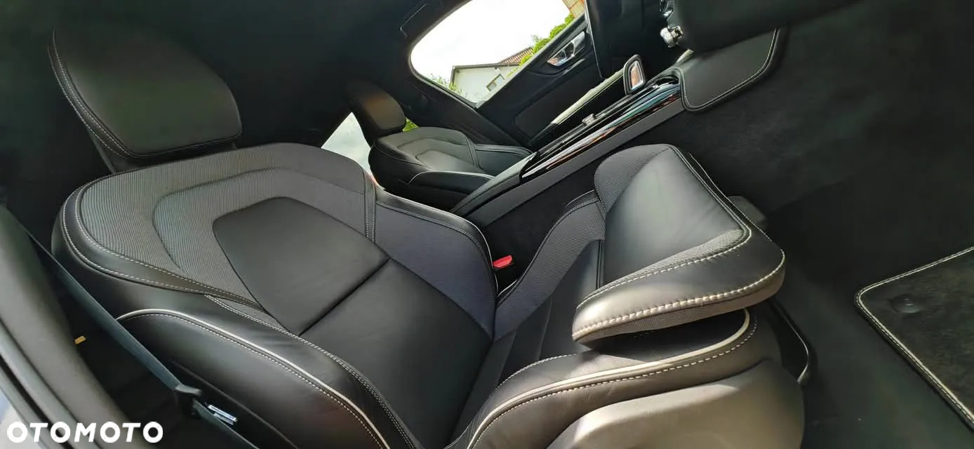 Volvo V60 T8 AWD Plug-In Hybrid Polestar Engineered - 21