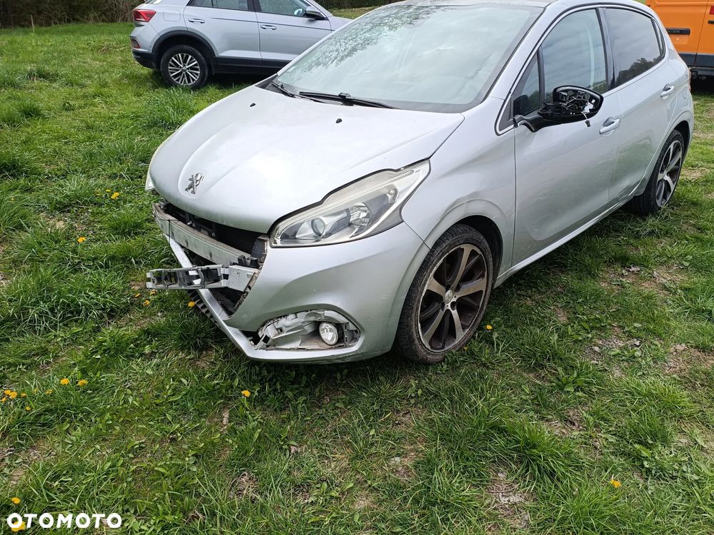 Peugeot 208 - 1