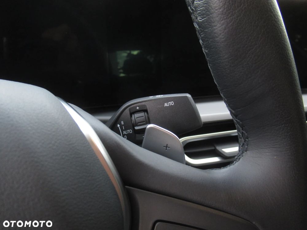 BMW Seria 3 318i - 14