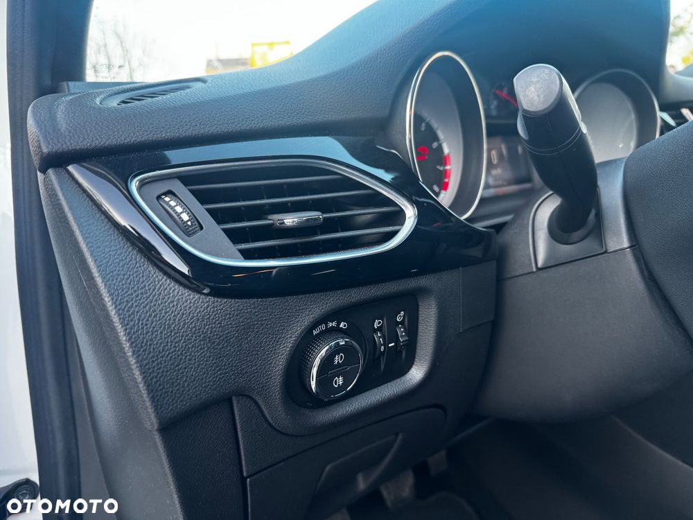 Opel Astra 1.4 Turbo Start/Stop Active - 21