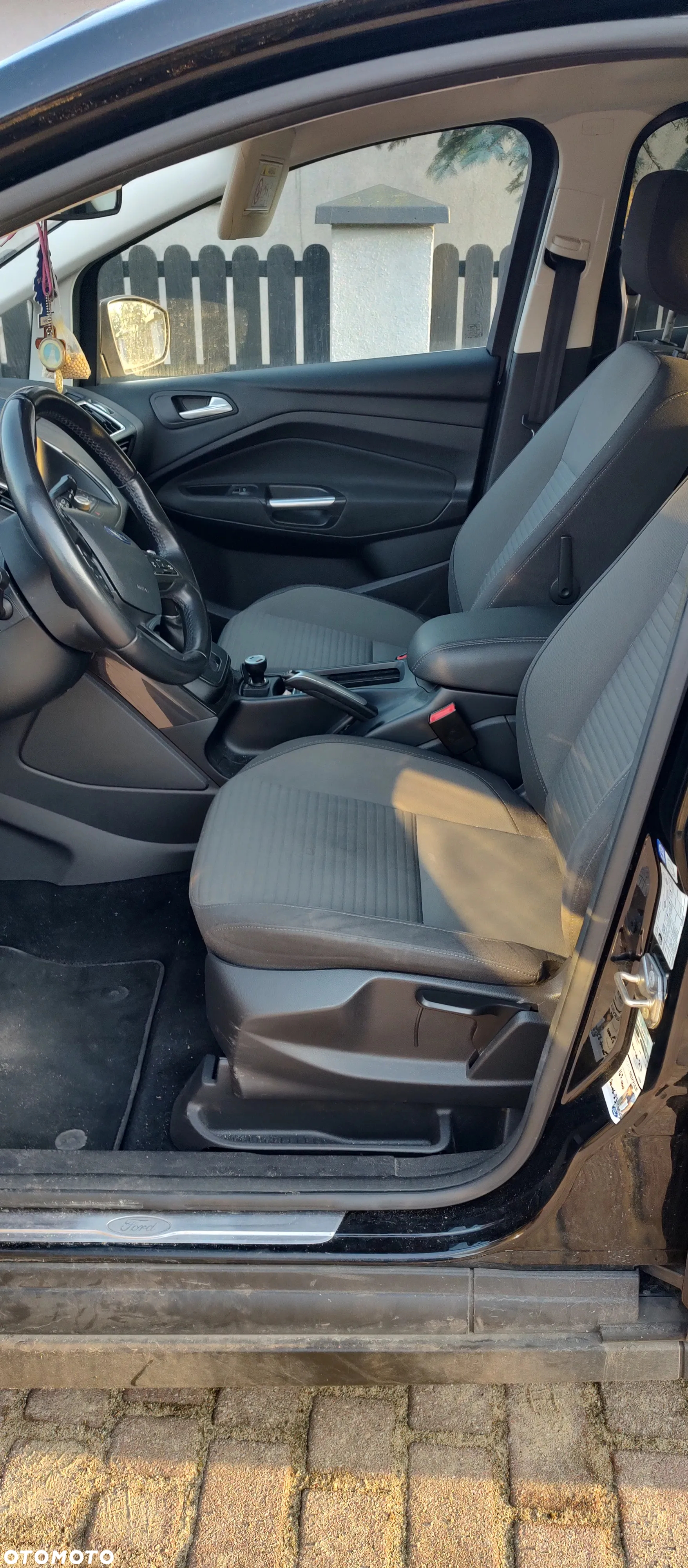 Ford Grand C-MAX - 11