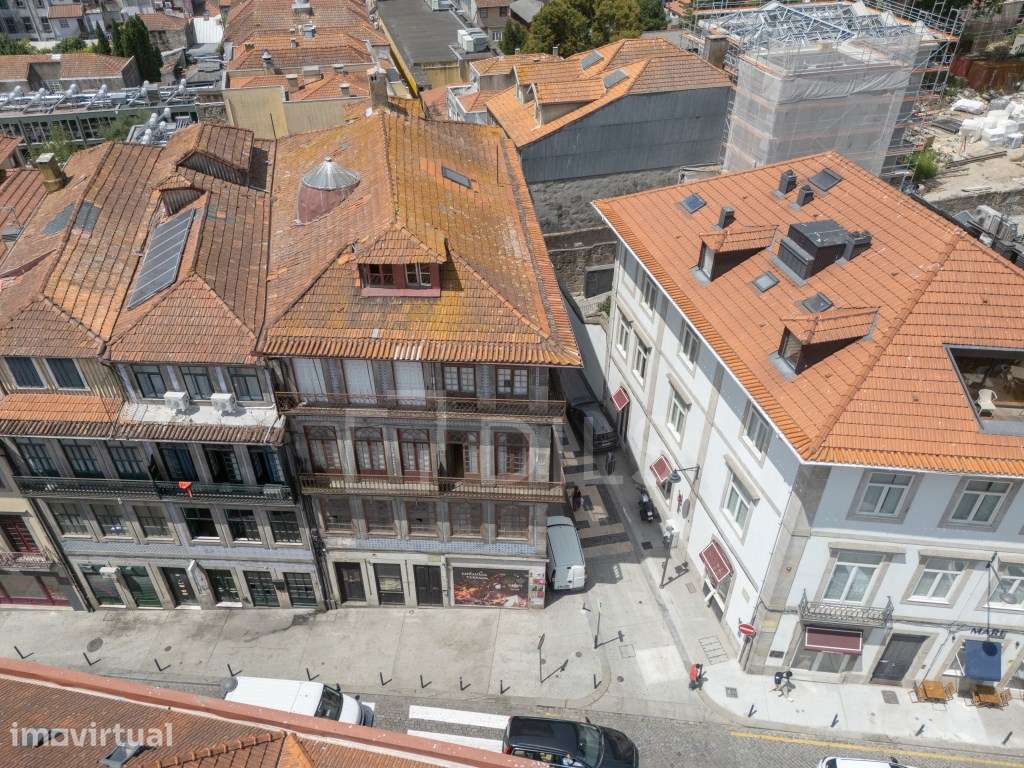 Prédio para habitação e serviços no coração do Porto - Grande imagem: 5/21