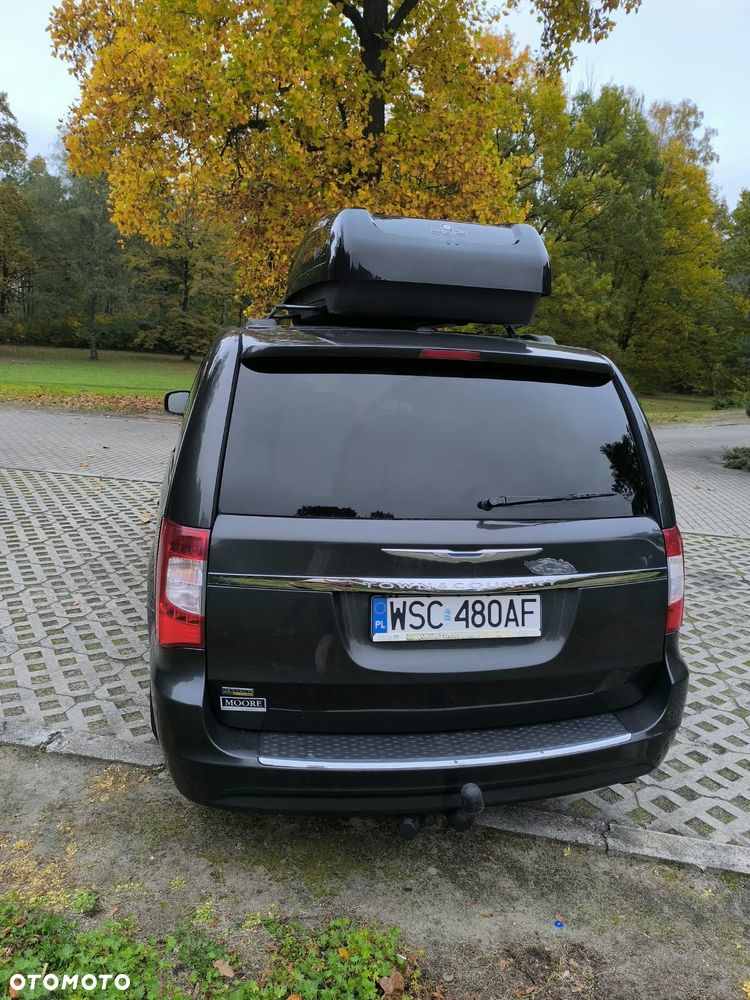 Chrysler Town & Country 2012 photo 4