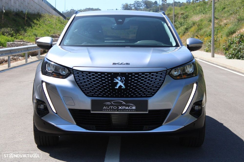 Peugeot e-2008 Allure - 8