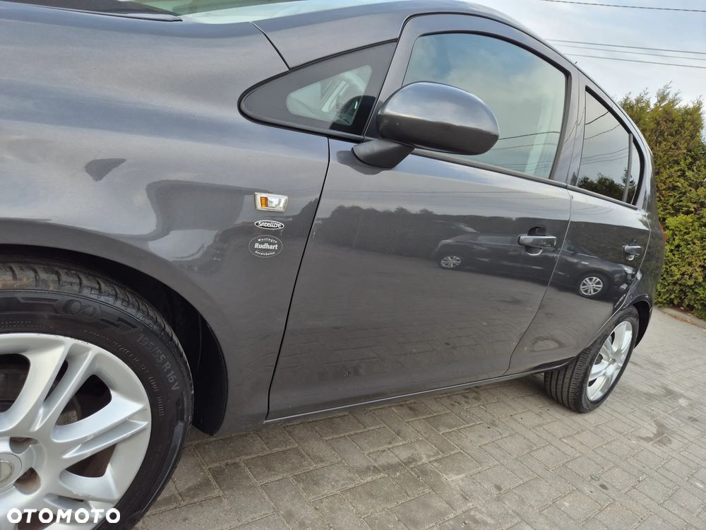 Opel Corsa 1.4 16V Satellite - 21