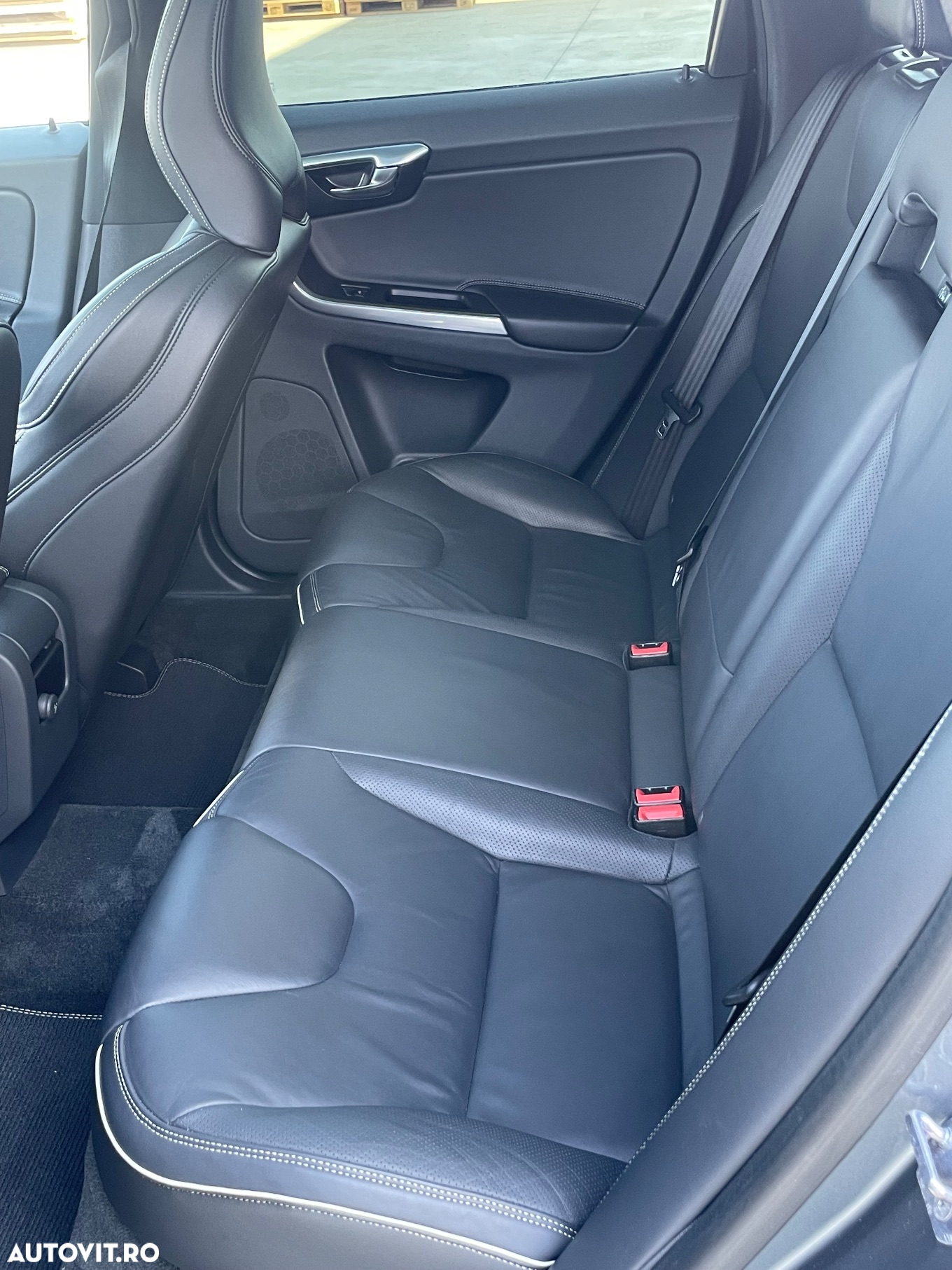 Volvo XC 60 D4 AWD R-Design - 15
