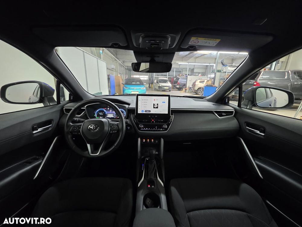 Toyota Corolla Cross - 9