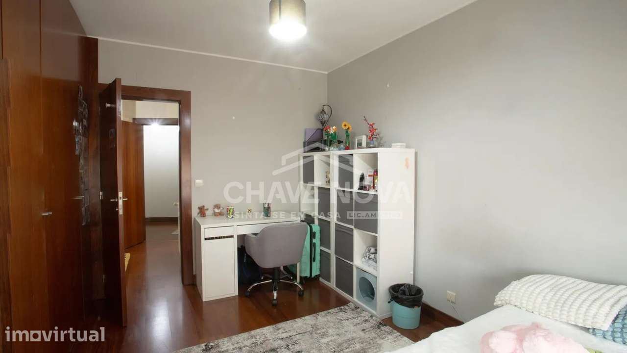 T2 c/ Lugar de Garagem e Arrumo em Oliveira do Douro - Grande imagem: 5/23