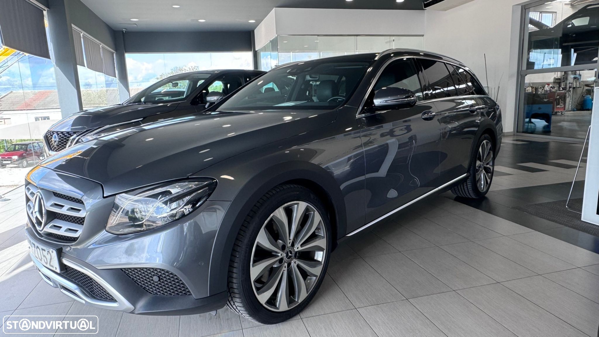 Mercedes-Benz E 220 - 1