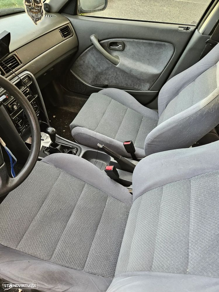 Honda Civic 1.4i - 7