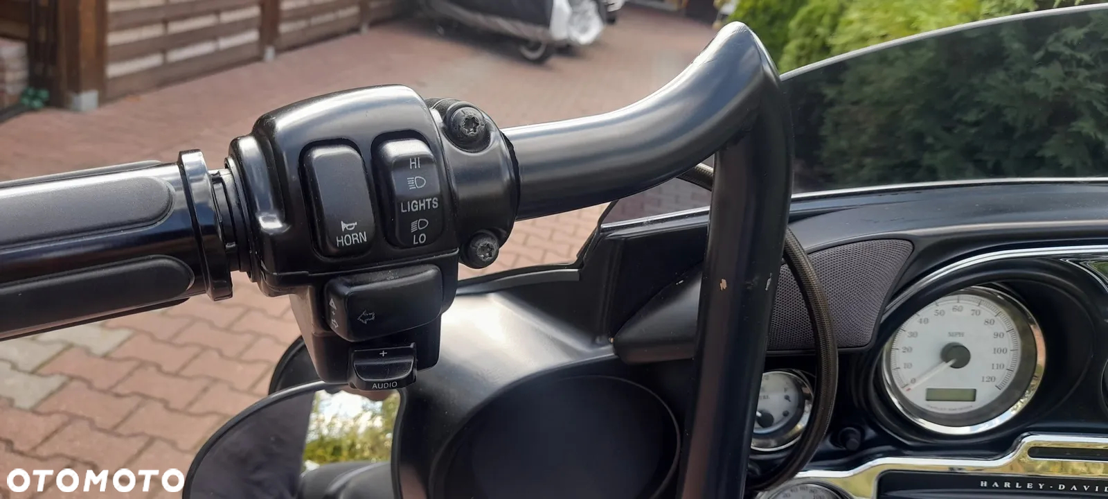 Harley-Davidson Touring Street Glide - 28