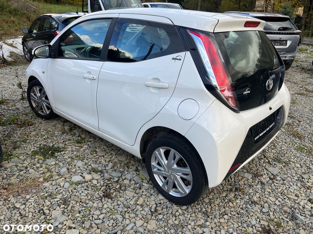 Toyota Aygo x-play touch - 4
