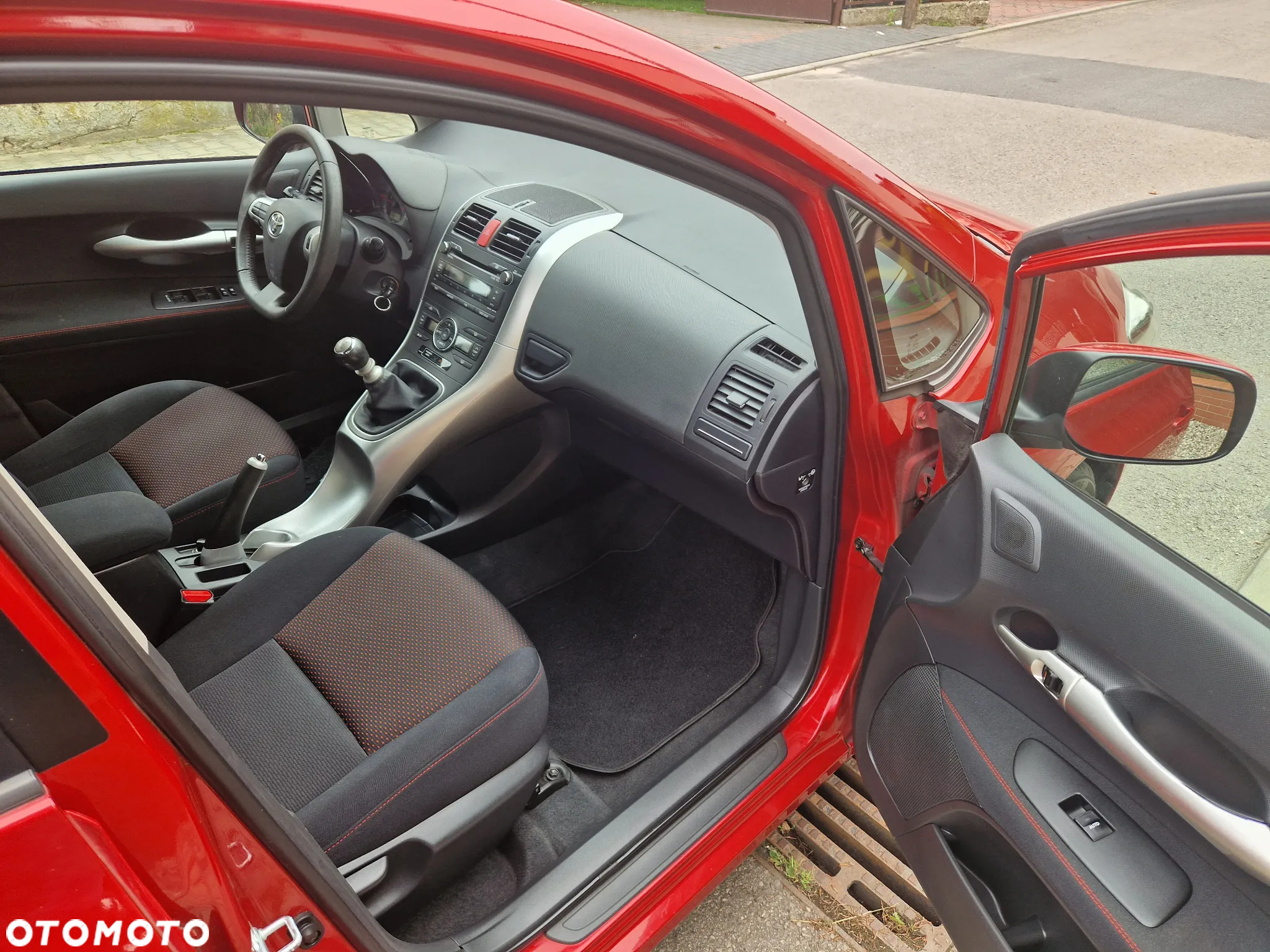 Toyota Auris 1.6 Club - 16
