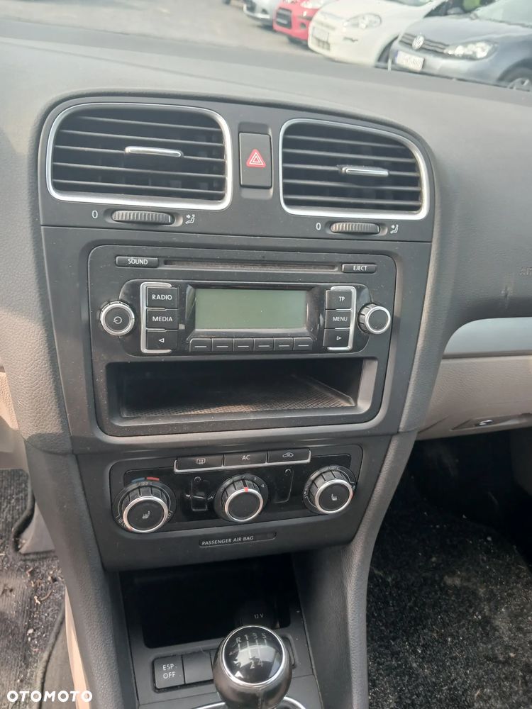 Volkswagen Golf - 8
