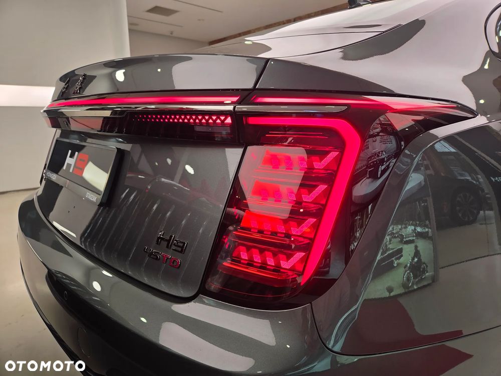 Hongqi H9 2.0T Deluxe - 9