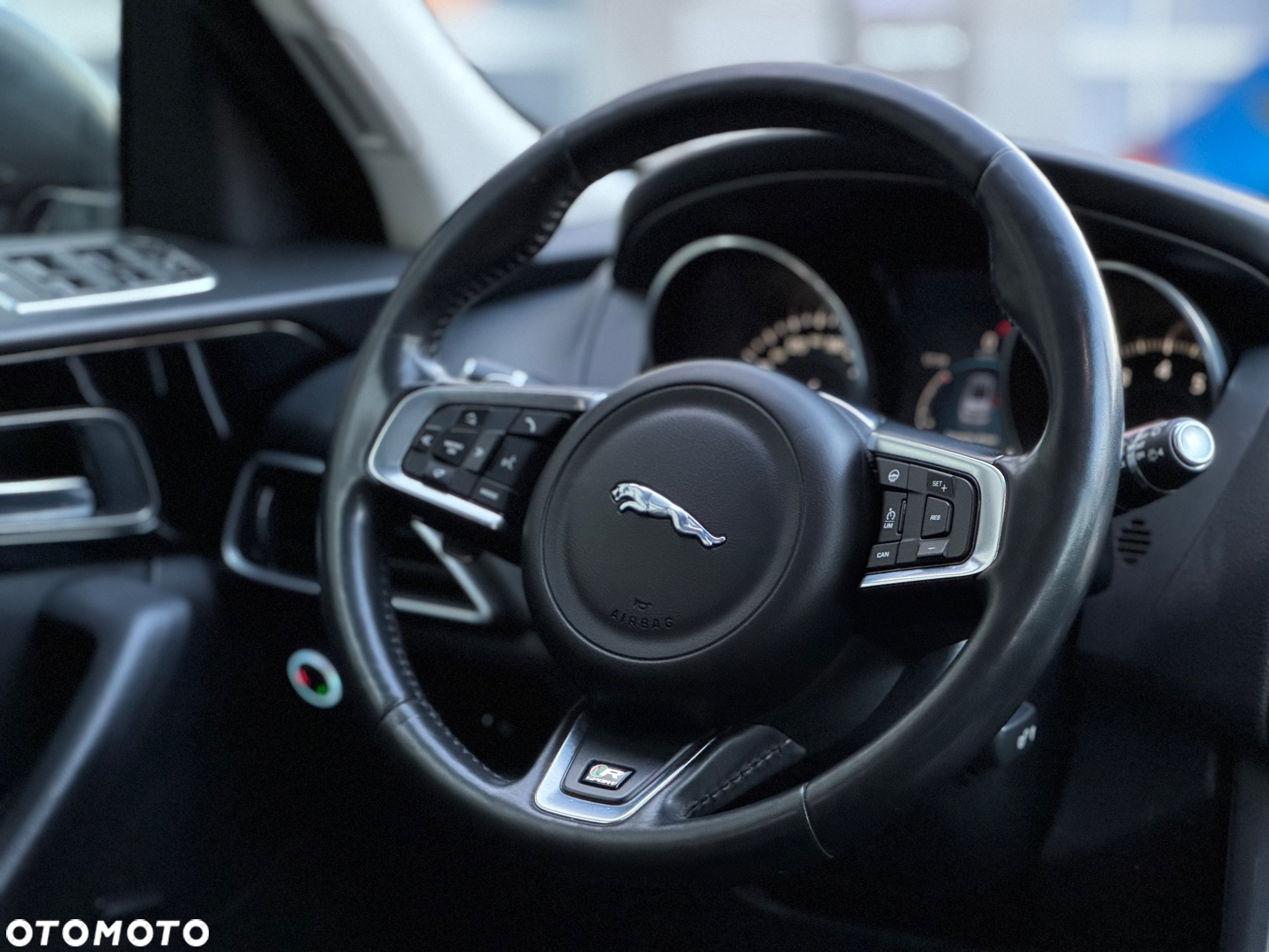 Jaguar F-Pace 3.0 V6 AWD R-Sport - 21