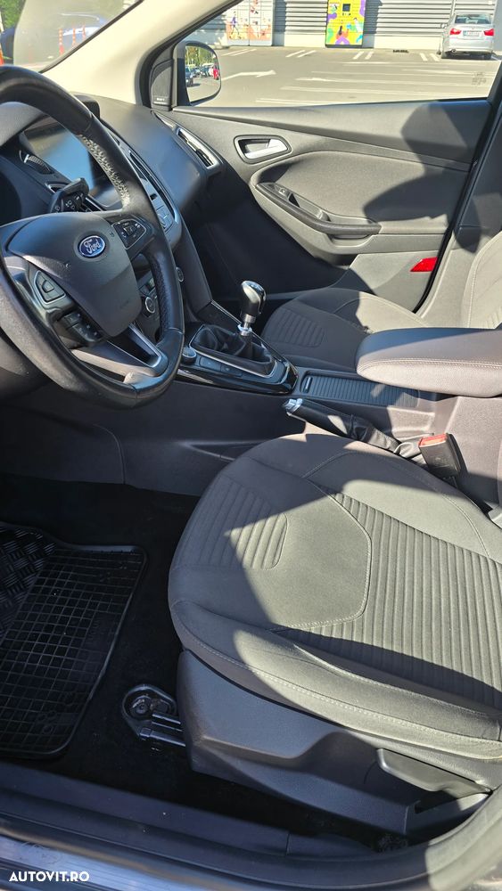 Ford Focus - 27
