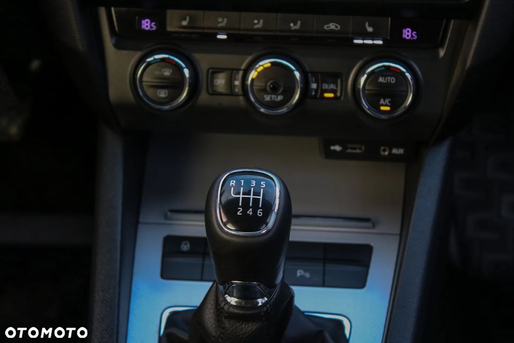 Skoda Octavia Combi 2.0 TDI Ambition - 37