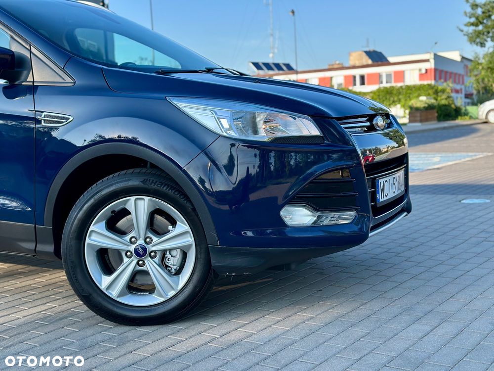Ford Kuga 2.0 TDCi 2x4 Titanium - 3