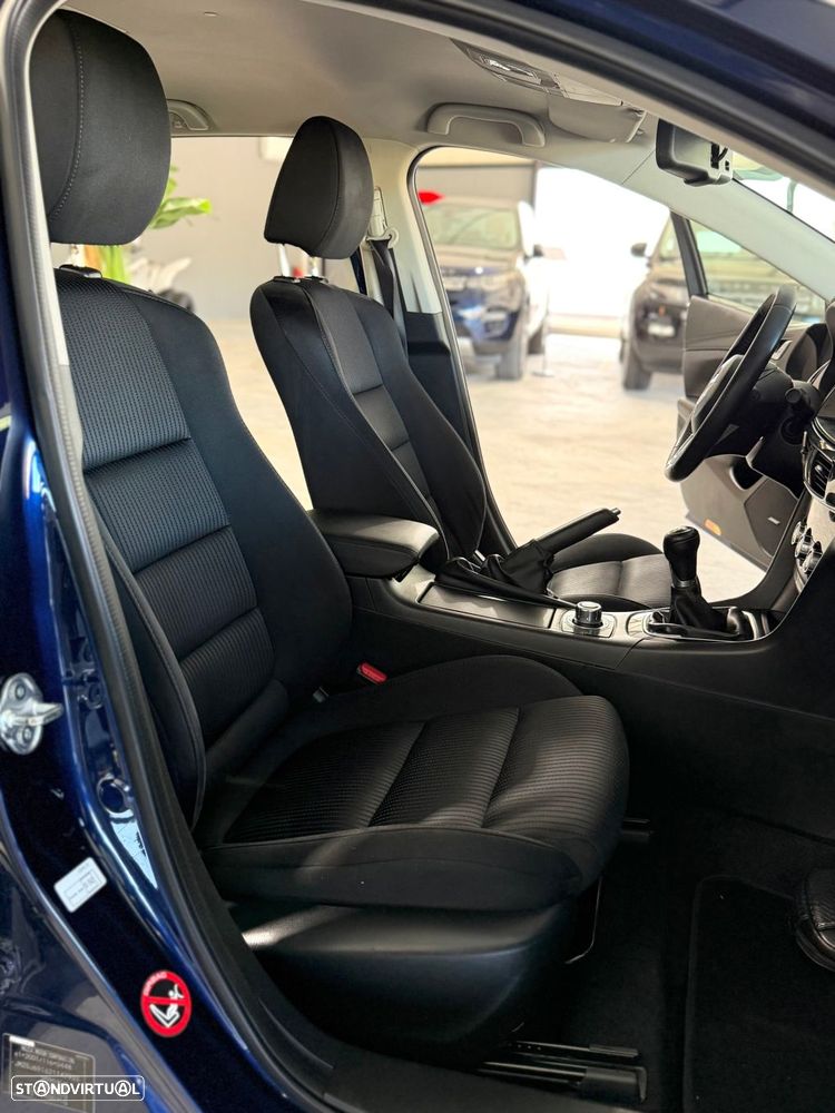 Mazda 6 2.2 SKY-D Excellence Navi - 23